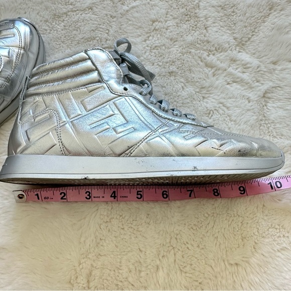 Fendi women boots size 35.5 US Authentic - Picture 9 of 10